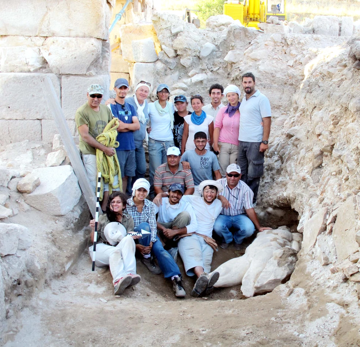 Patara Kazılarında Heykel ve Yazıtlar Bulundu