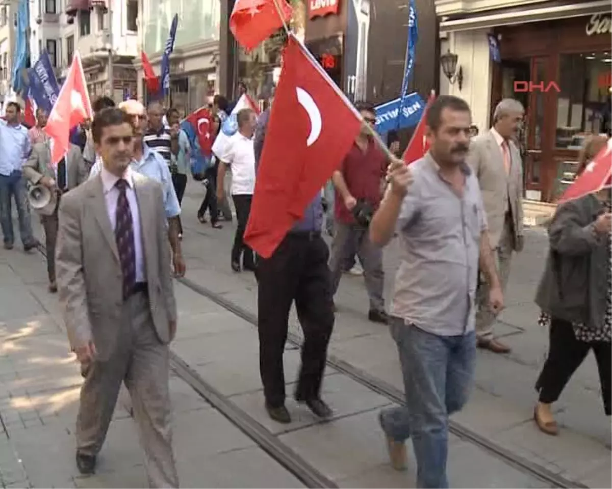 Taksim\'de Terör Protestosu