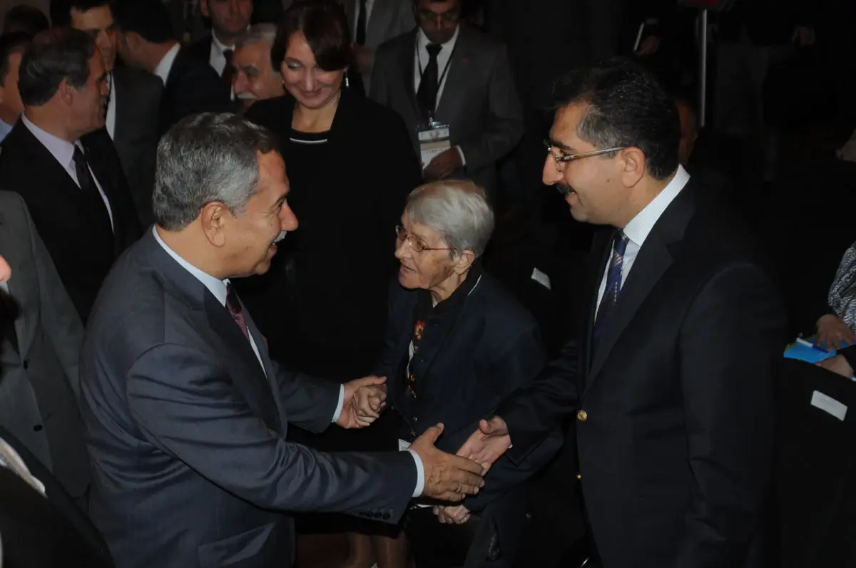 Arınç: Yaşlı Nüfus İçin Hazırlıklı Olmalıyız