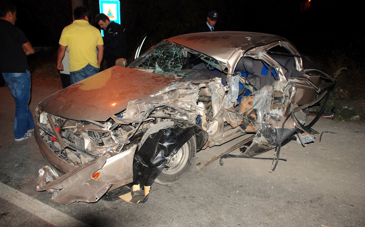 Burdur'da Trafik Kazası: 2 Ölü, 7 Yaralı