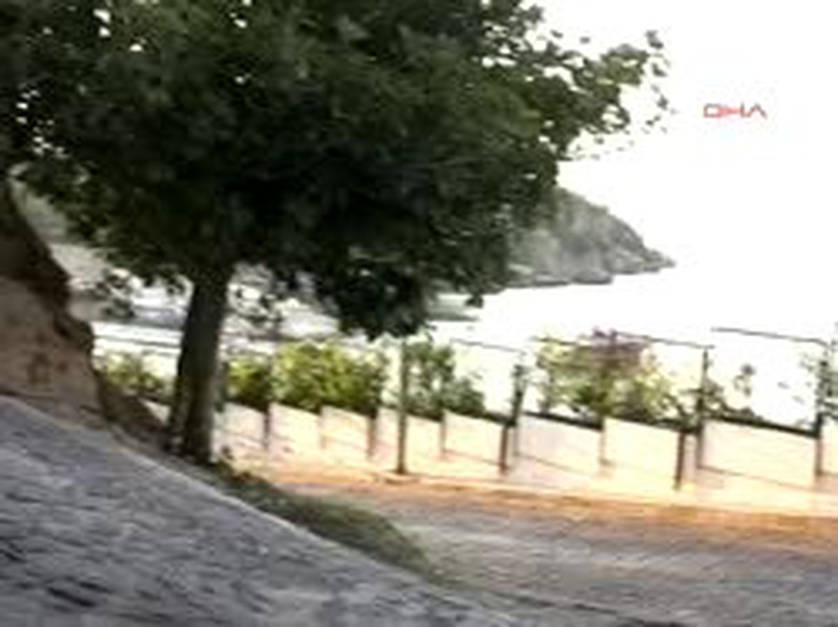 Çöp Kamyonu Falezlerden Denize Uçtu