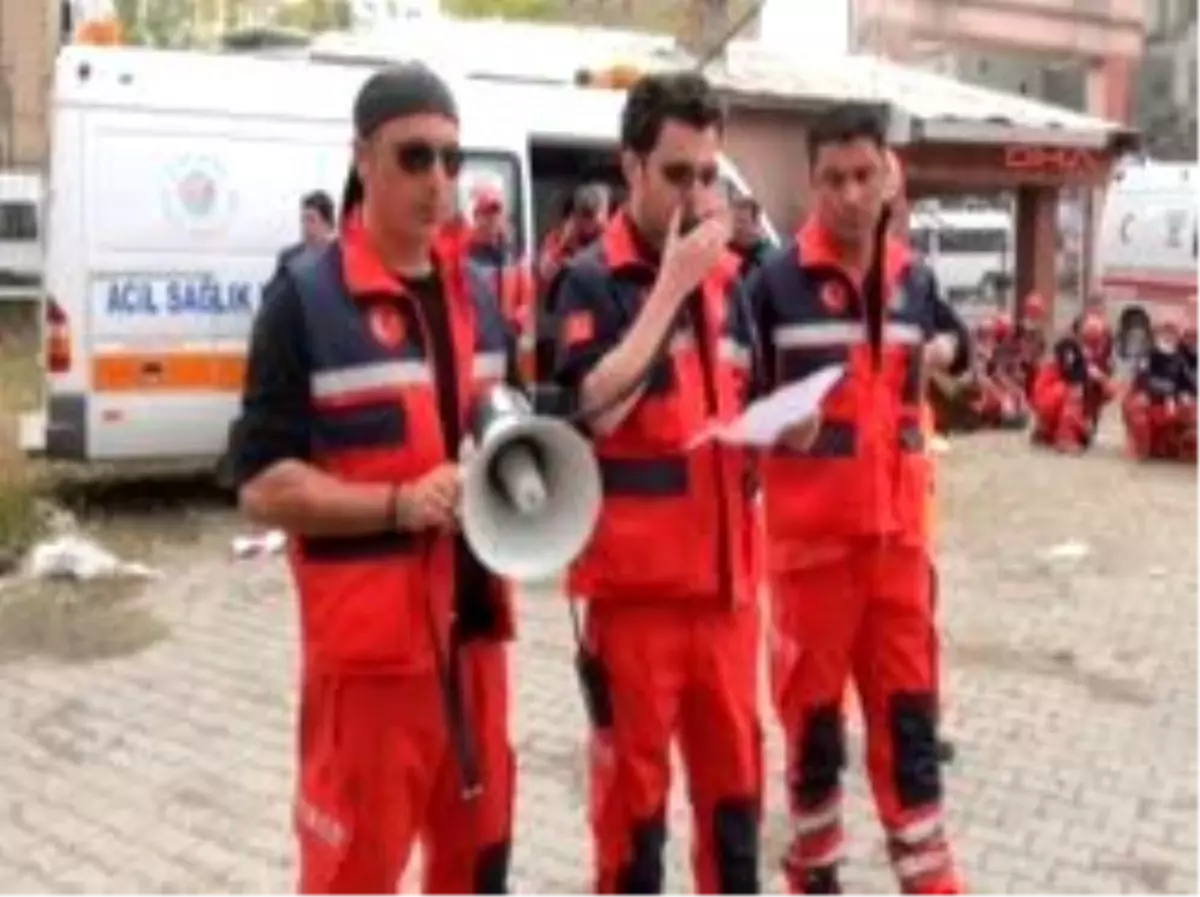 Kars\'ta Depremde Nefes Kesen Kurtarma Tatbikatı