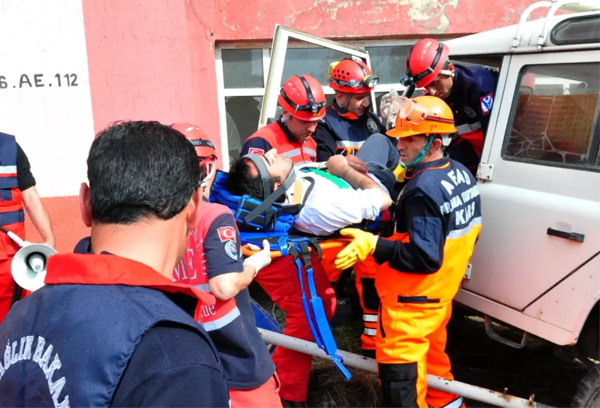 Kars\'ta Nefes Kesen Kurtarma Tatbikatı