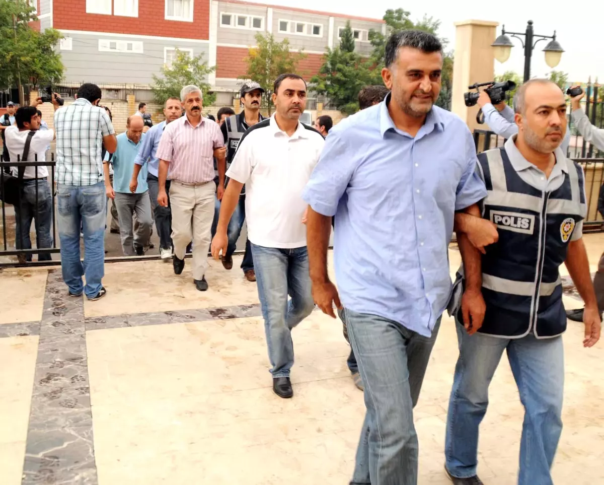 Şanlıurfa\'daki PKK Operasyonu Şüphelileri Adliye\'de