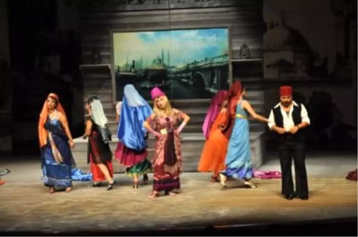 Adana Devlet Tiyatroları Perdelerini Açtı