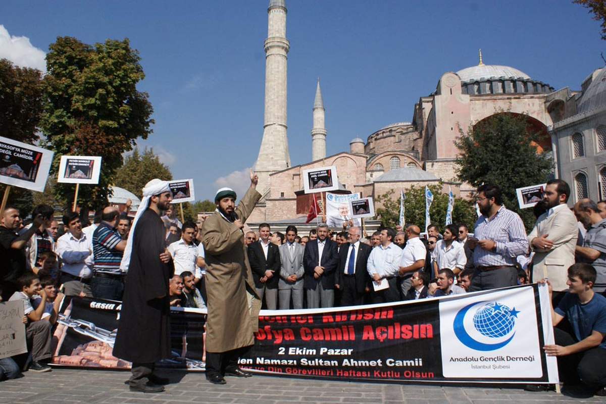 Ayasofya'nın Cami Olması İçin Eylem Yaptılar