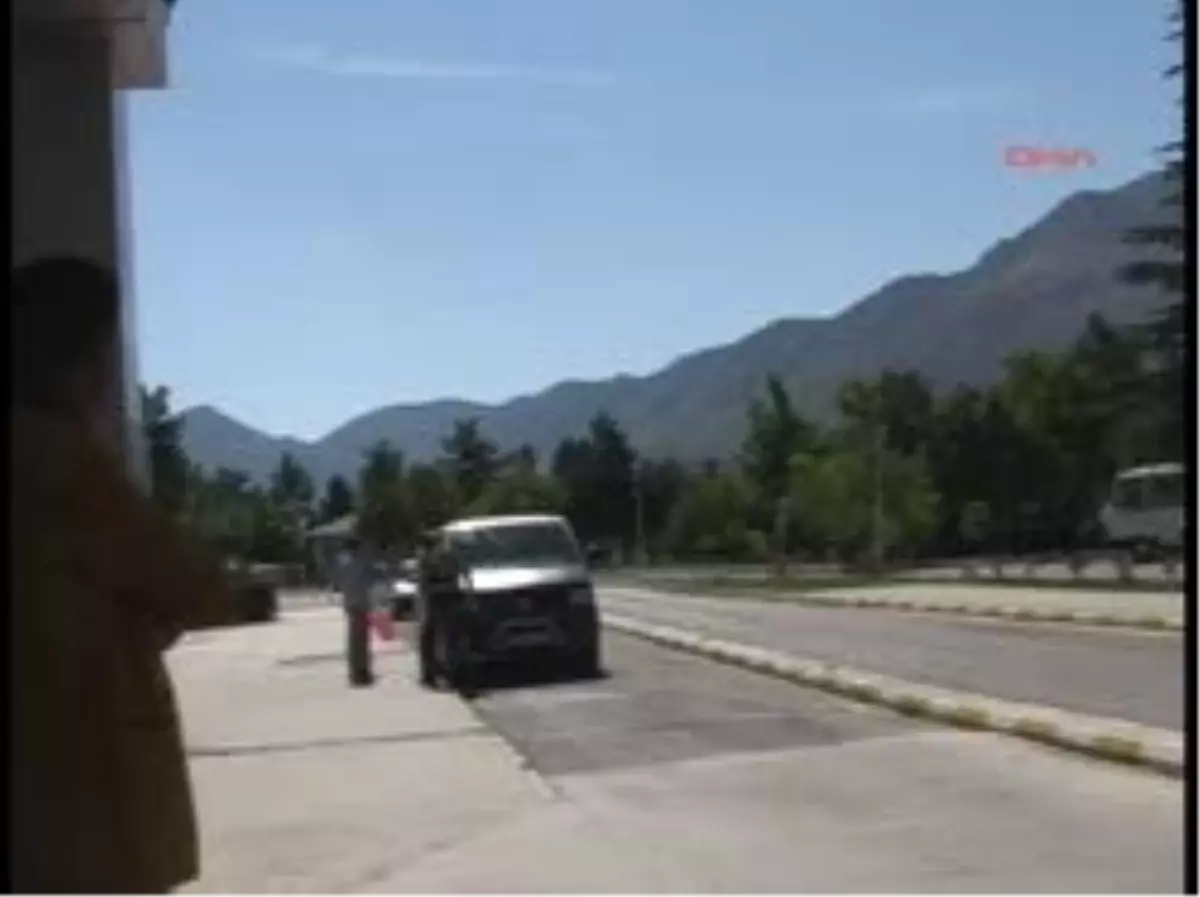 Öldürdüğü Kadının Cenazesinde Ağıt Yakmış