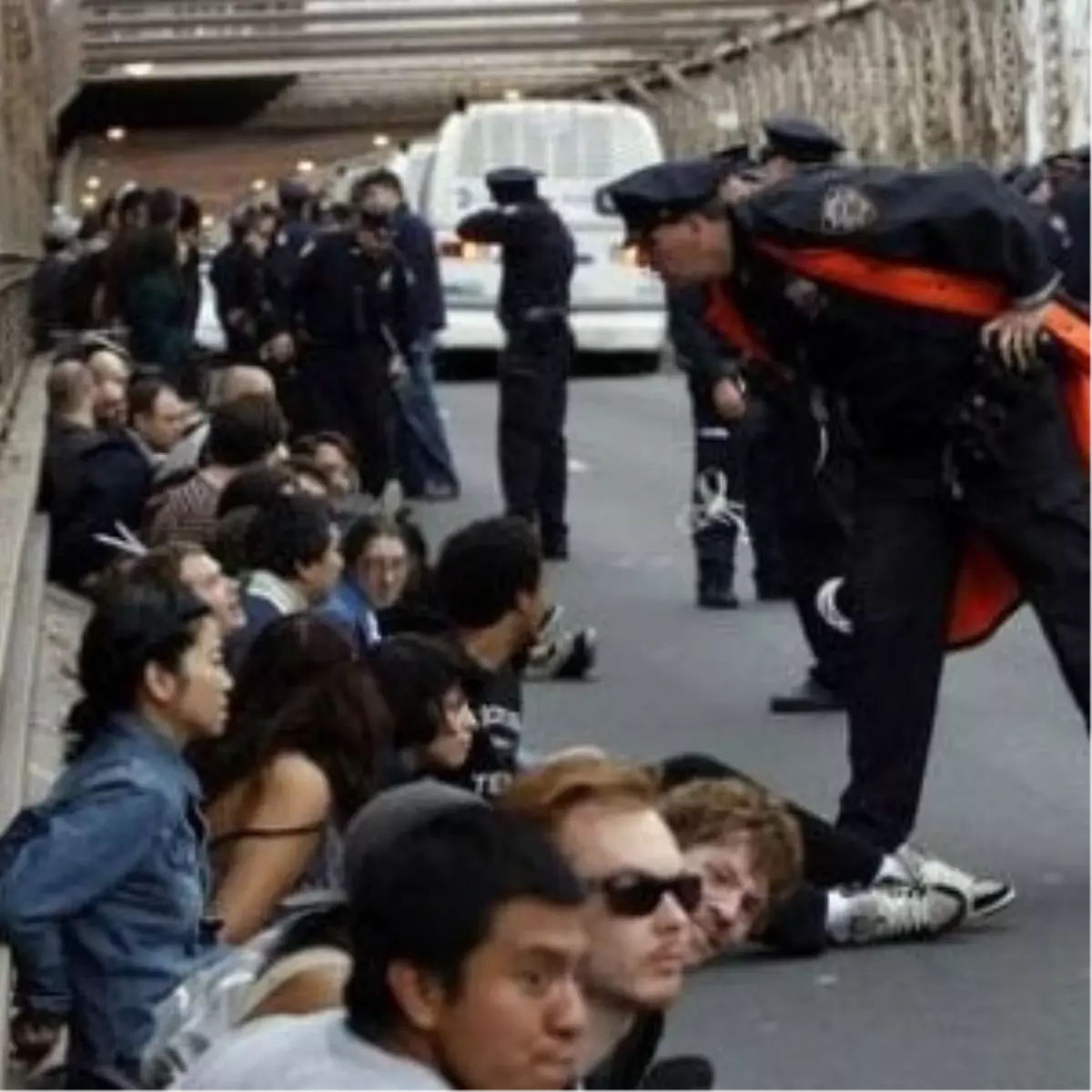 'Wall-Street Karşıtlarının Gösterileri Sürüyor