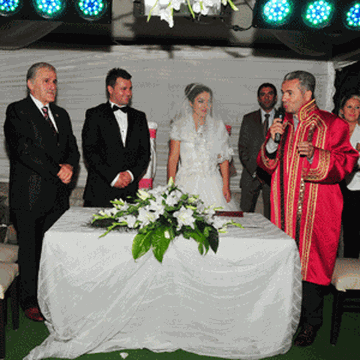 Başkan Uzun, Kübra- Eyüp Çelebi Çiftinin Nikahını Kıydı