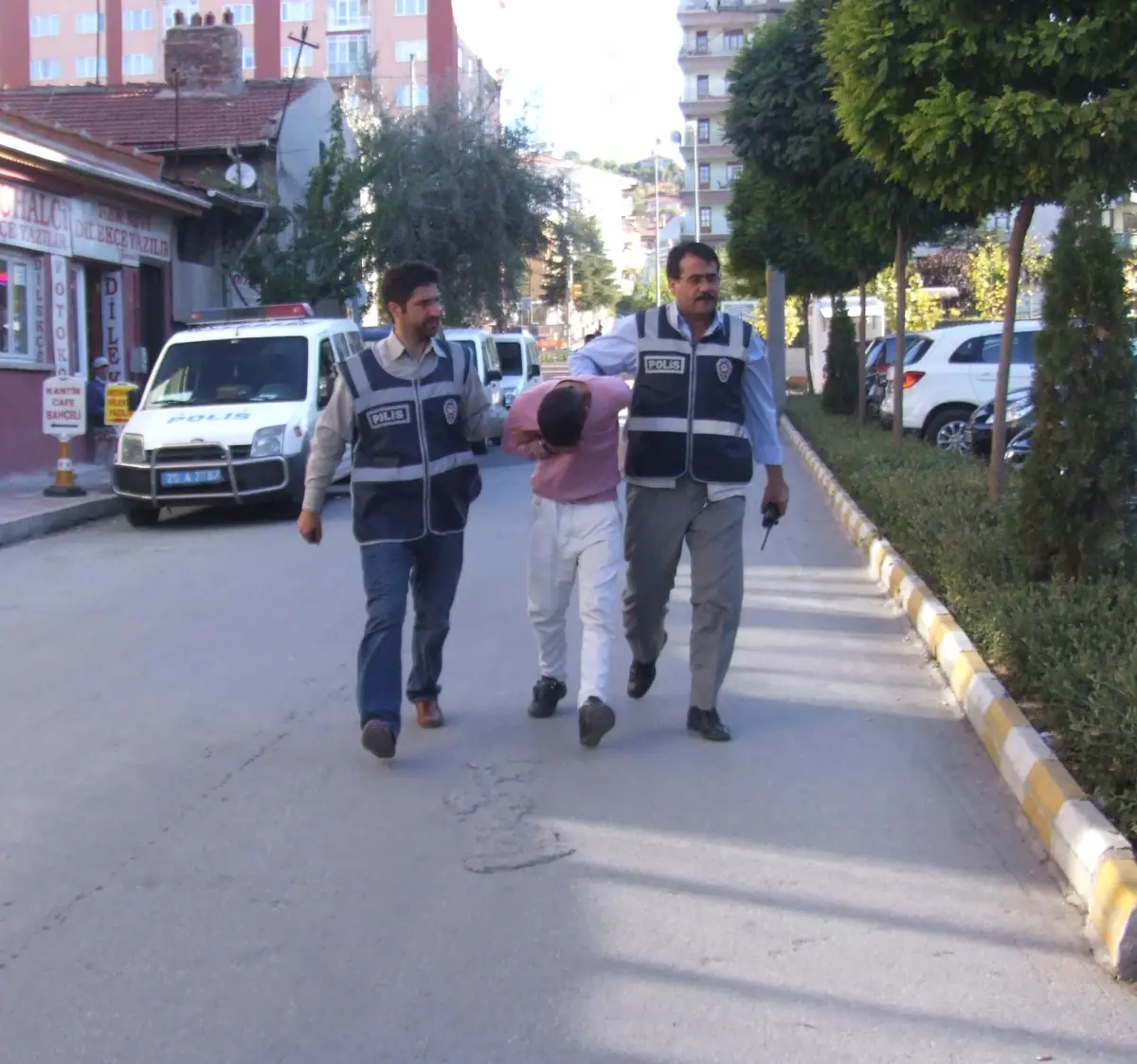 Hamamın Kasasını Soyan Hırsızlar Yakalandı