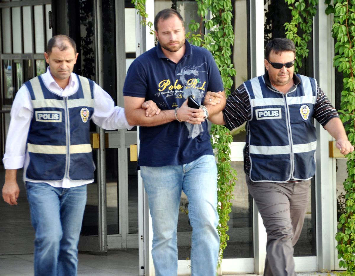 İsviçre\'de Kuyumcu Soydu, Antalya\'da Lüks Otele Tatile Geldi