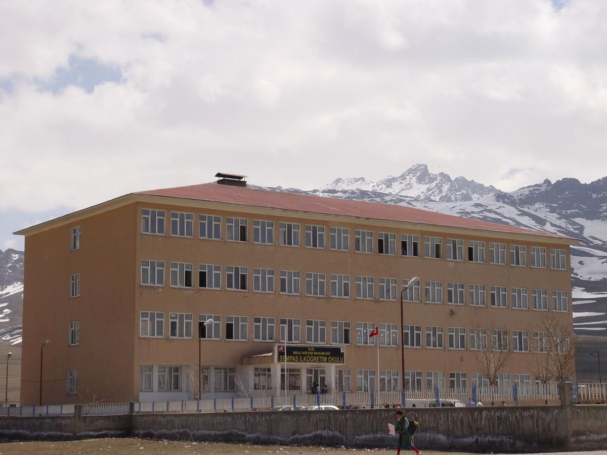 Sempaş İlköğretim Okulu'nun Tapu Hatası Düzeltildi