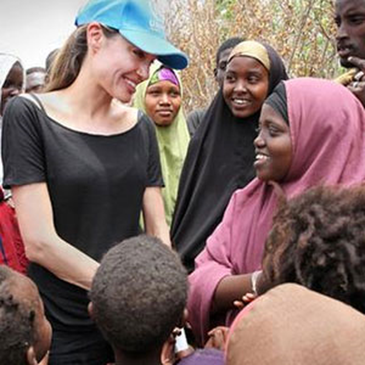 Angelina Jolie'den Yardım Çağrısı