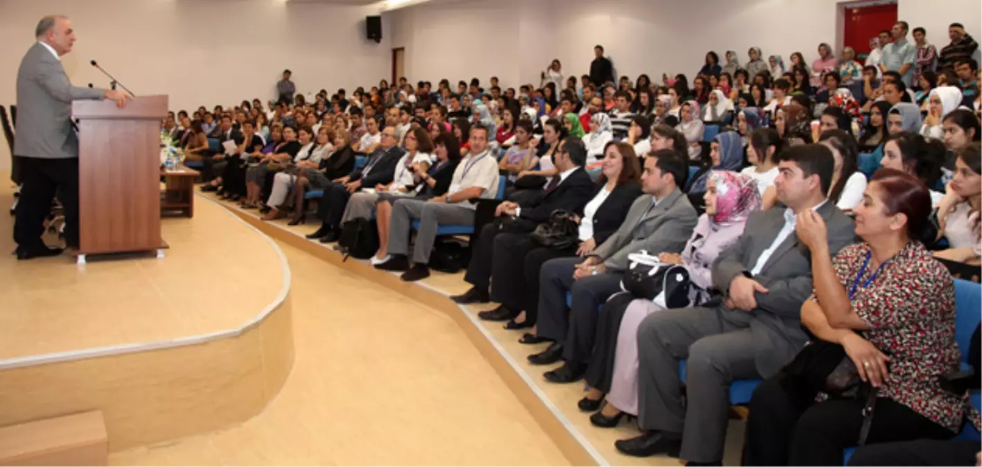 "Üniversite Sadece Eğitim Veren Yüksek Lise Değildir"