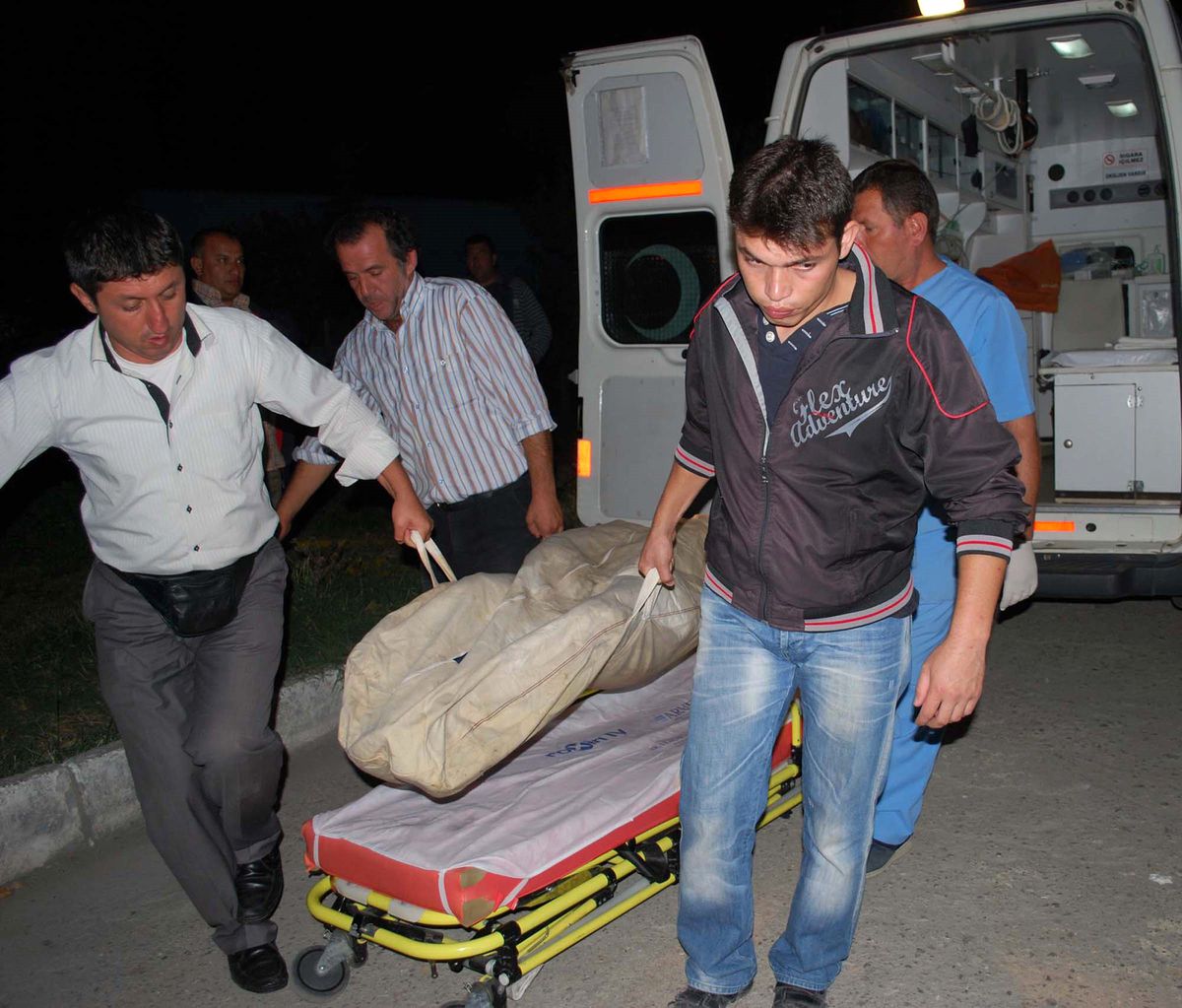 Sandaldan Düştü, Boğularak Can Verdi