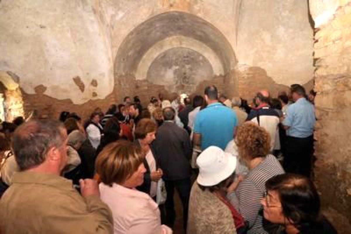 Yunanistan'dan Gelen Turist Kafilesi Marmara Adası'ndaki Kilisede Ayin Yaptı