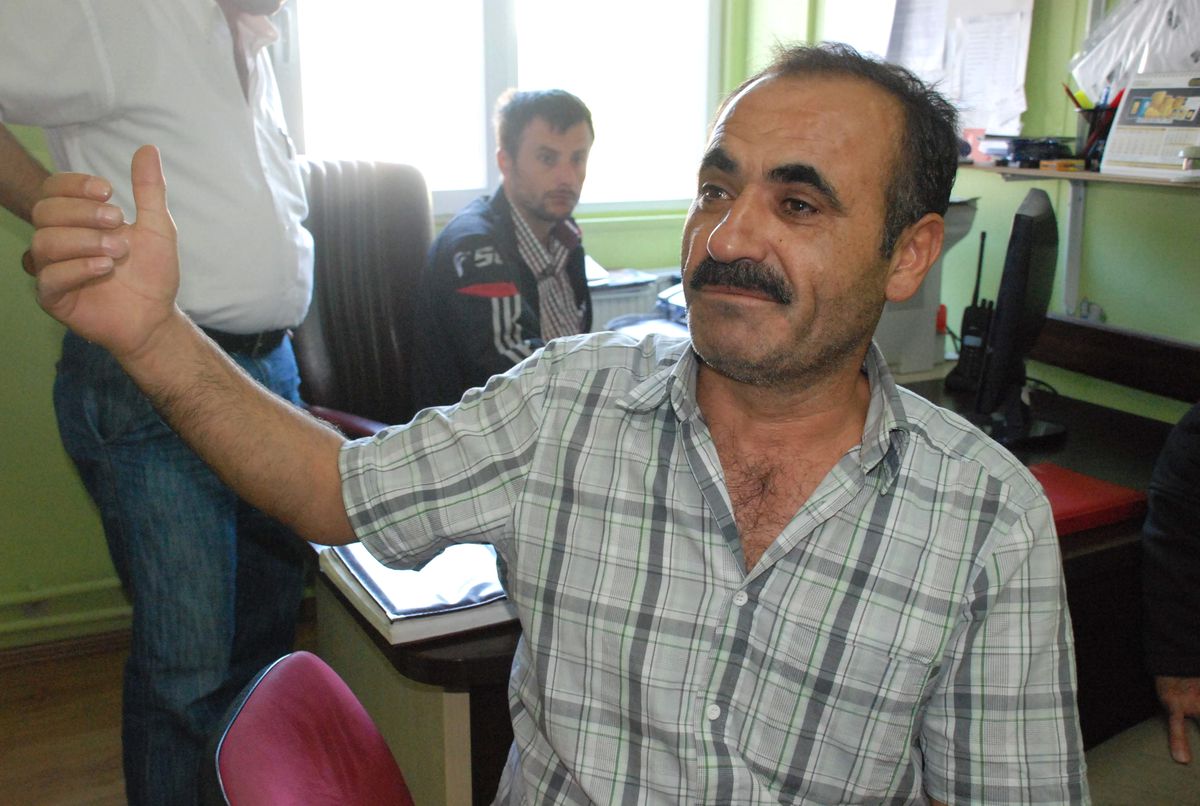 Babasına, 'beni Cezaevinde Öldürecekler' Diye Telefon Etti, İpe Asılı Cesedi Bulundu