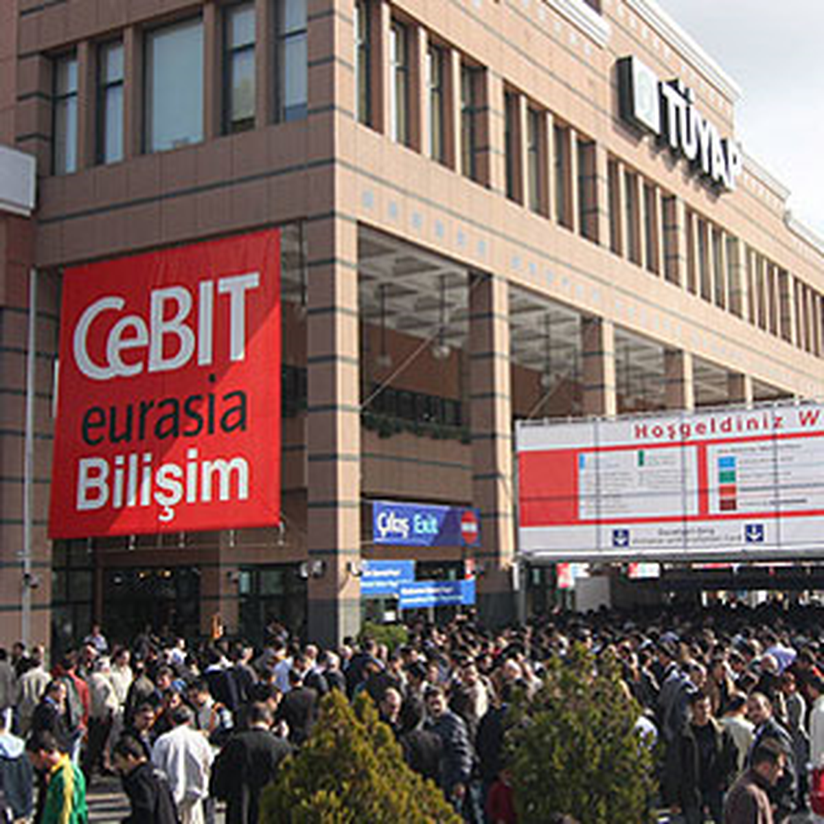 CeBIT'te Tekno Şov Başladı