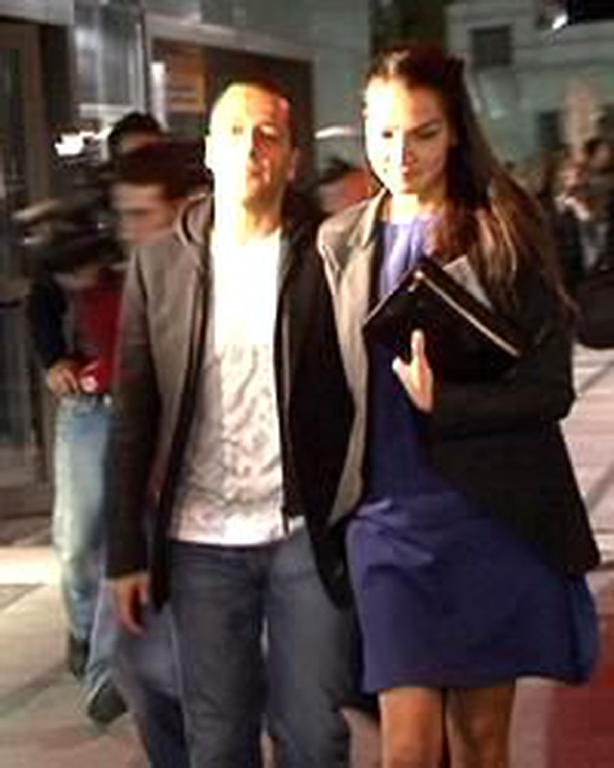 Ebru Akel Yeni Sevgilisiyle El Ele