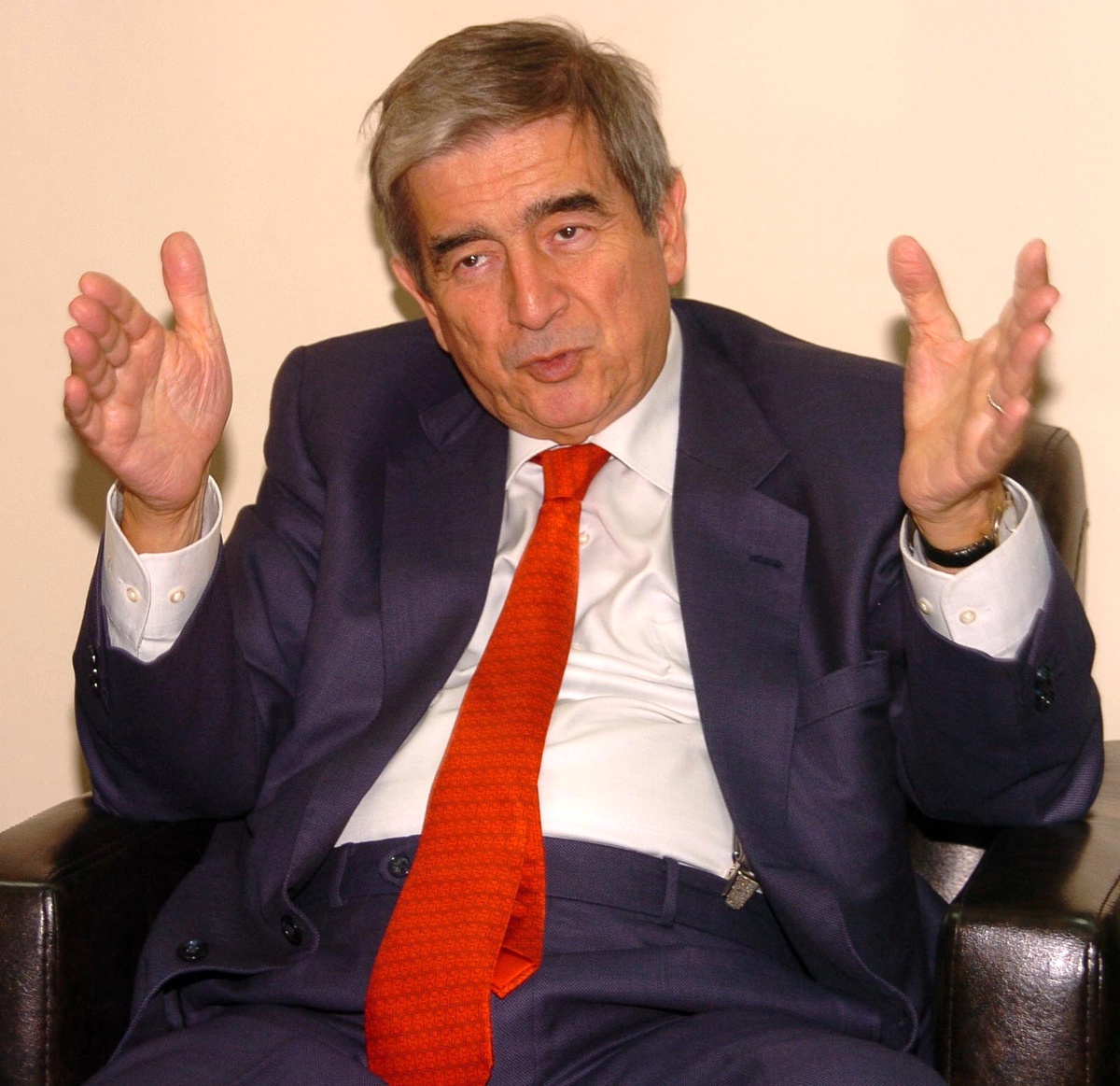 Onur Öymen: Türkiye Hızla Demokrasiden Uzaklaşıyor