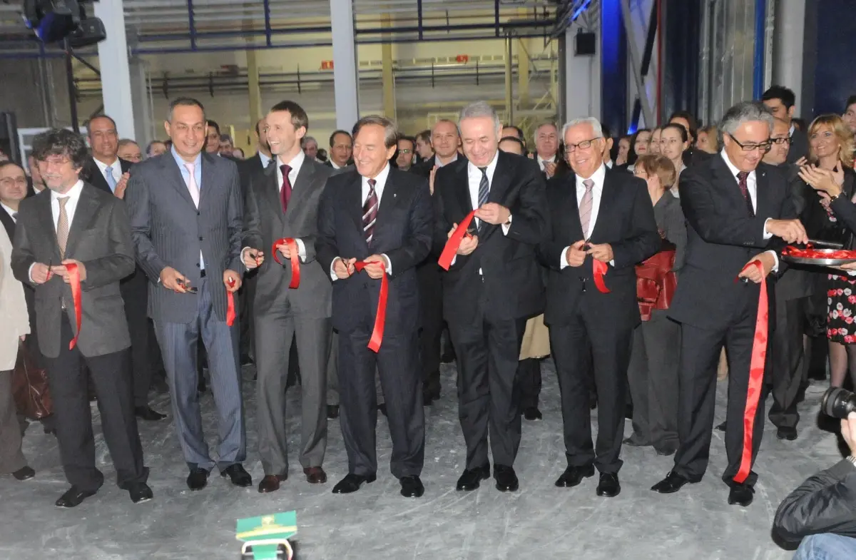 Eczacıbaşı Rusya\'ya 37 Milyon Euro\'luk Karo ve Seramik Fabrikası Açtı