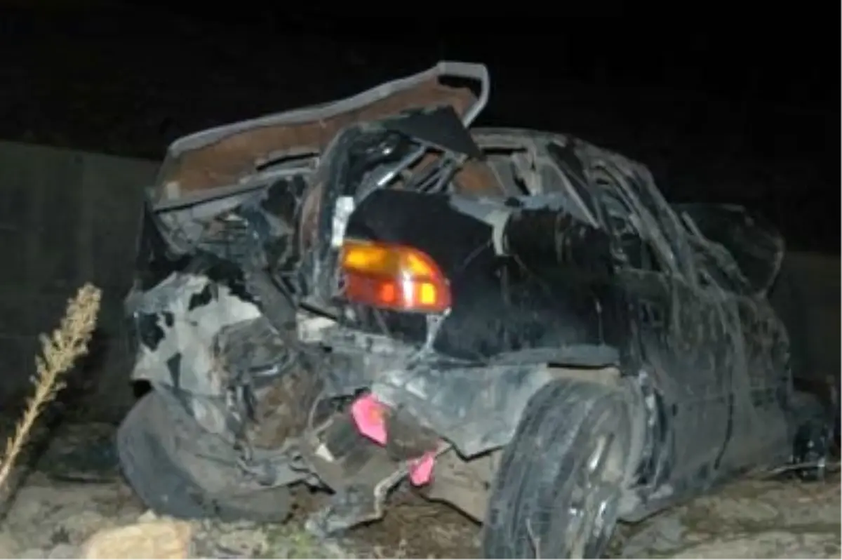 Otomobil Uçuruma Yuvarlandı 1 Ölü, 2 Yaralı