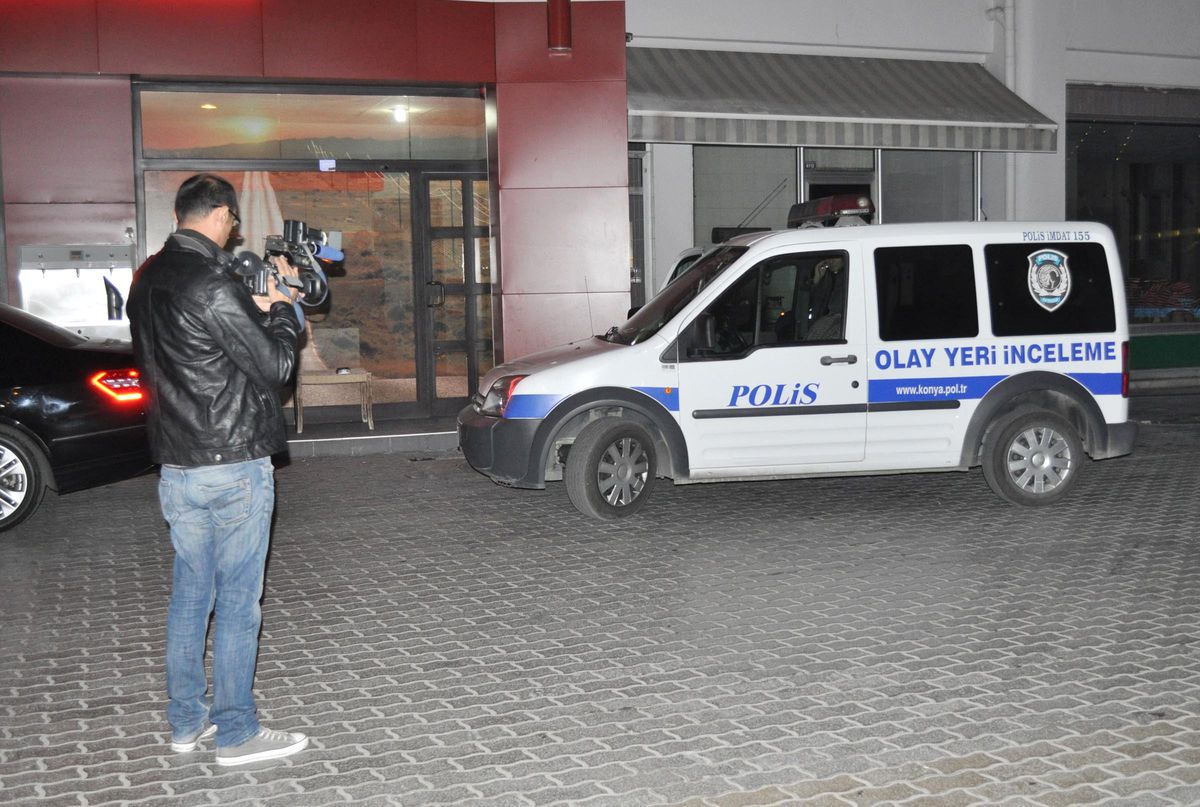 Kar Maskeli Tabancalı 2 Kişi, Akaryakıt İstasyonunu Soydu
