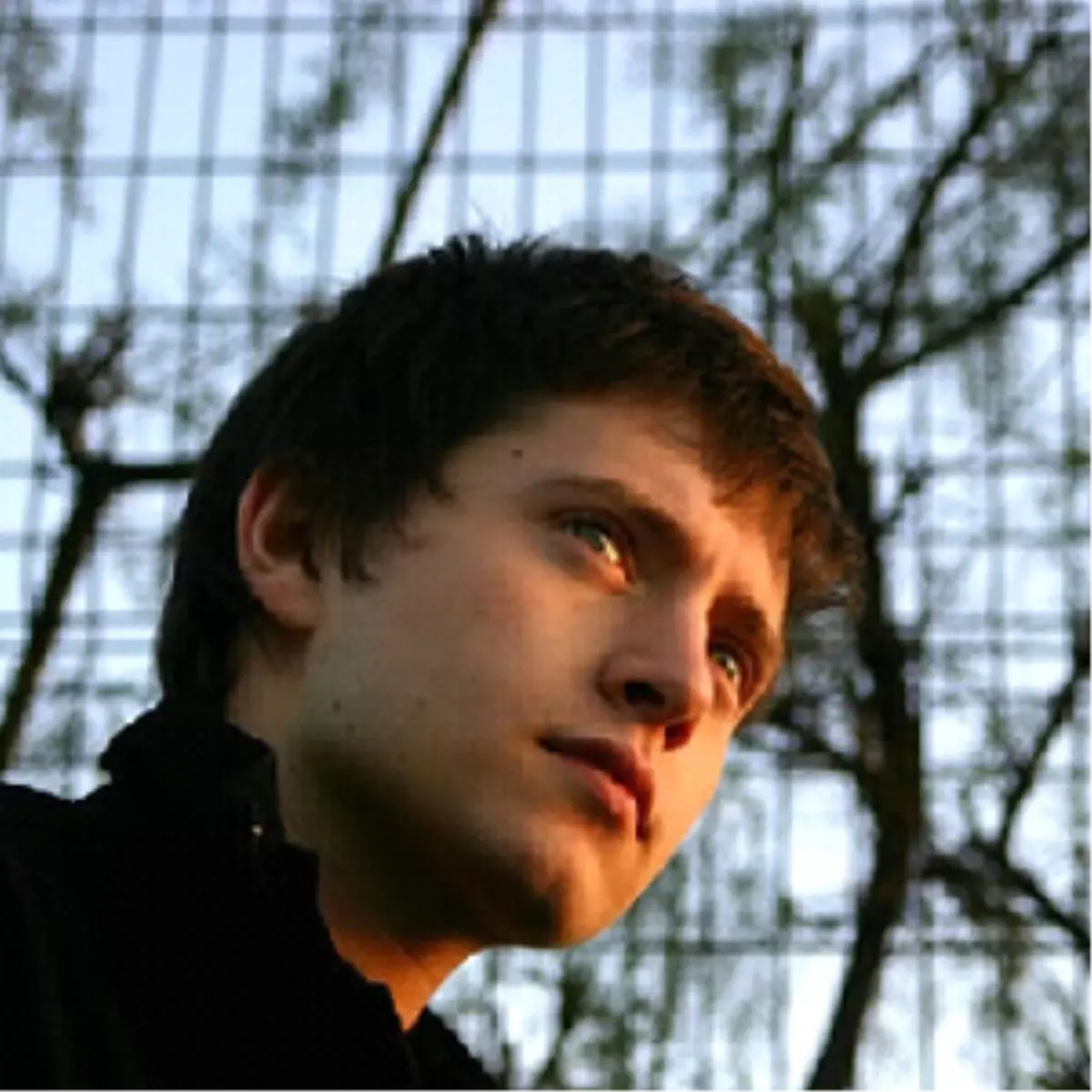 Ünlü Oyuncuya Genç Sevgili