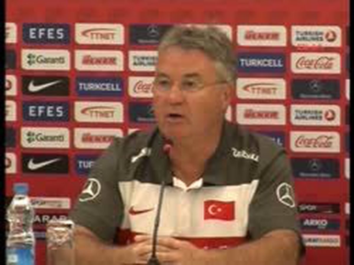2hiddink ve Mehmet Topal'ın Basın Toplantısı