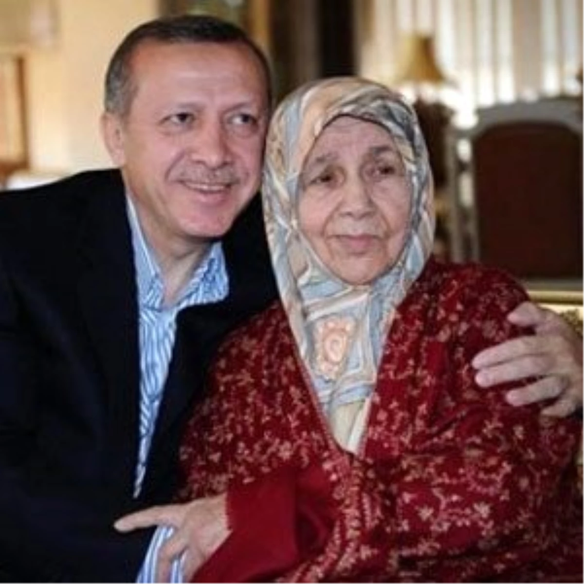 Erdoğan\'ın Annesi İçin Hatim Merasimi