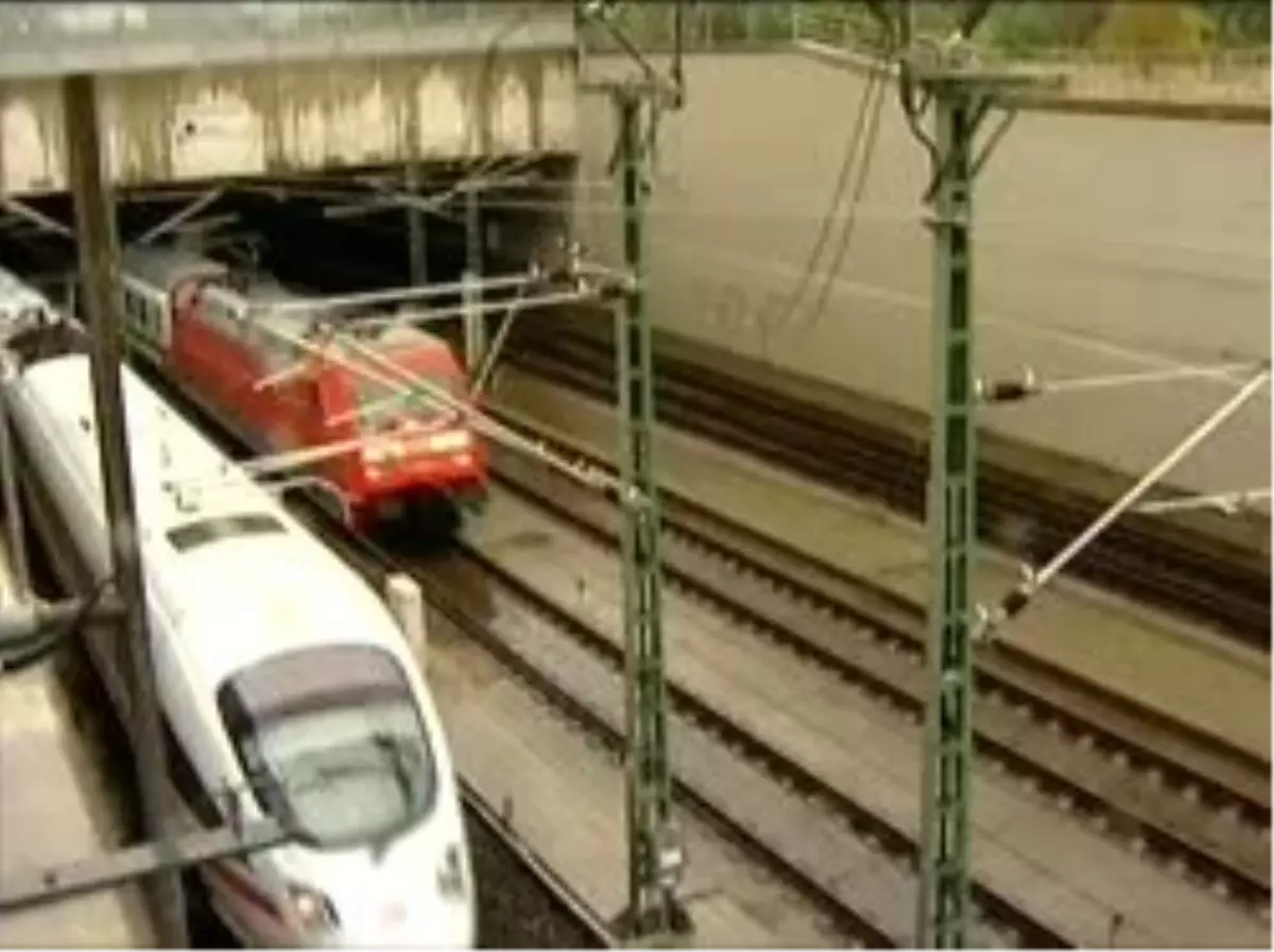 Almanya'da Trene Saldırı Girişimini Sol Örgüt Üstlendi