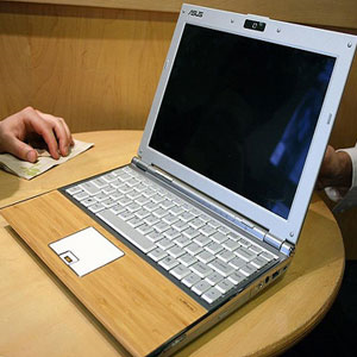 Bolivya'da Öğretmenlere Ücretsiz Laptop