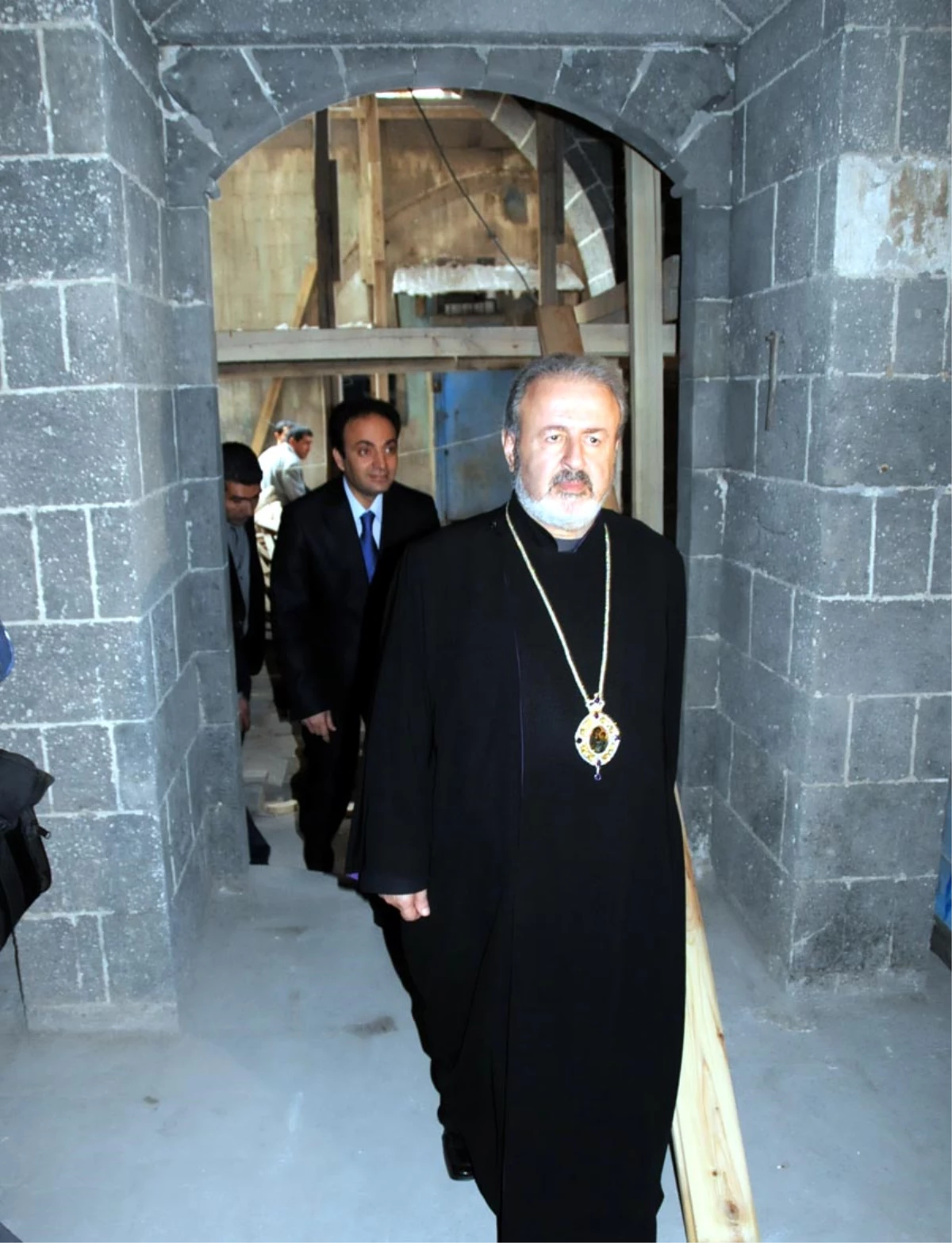 Diyarbakır\'da Ortadoğu\'nun En Büyük Ermeni Kilisesinde 30 Yıl Sonra Ayin
