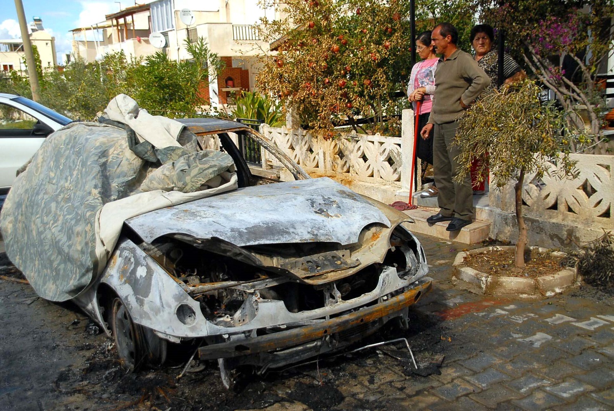 Kuşadası'nda Korkutan Kundaklamalar