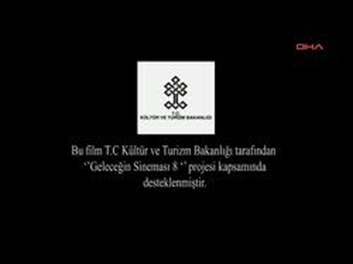 Mardinli Büşra, Sinema Filmi Çekti, Anne, Babası ve Kardeşlerini Oynattı