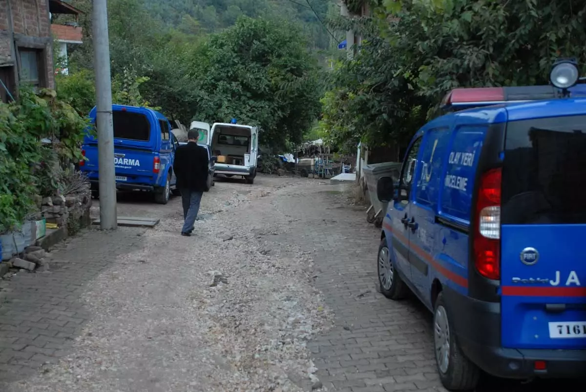 Ölüm Banyo Kapısında Yakaladı