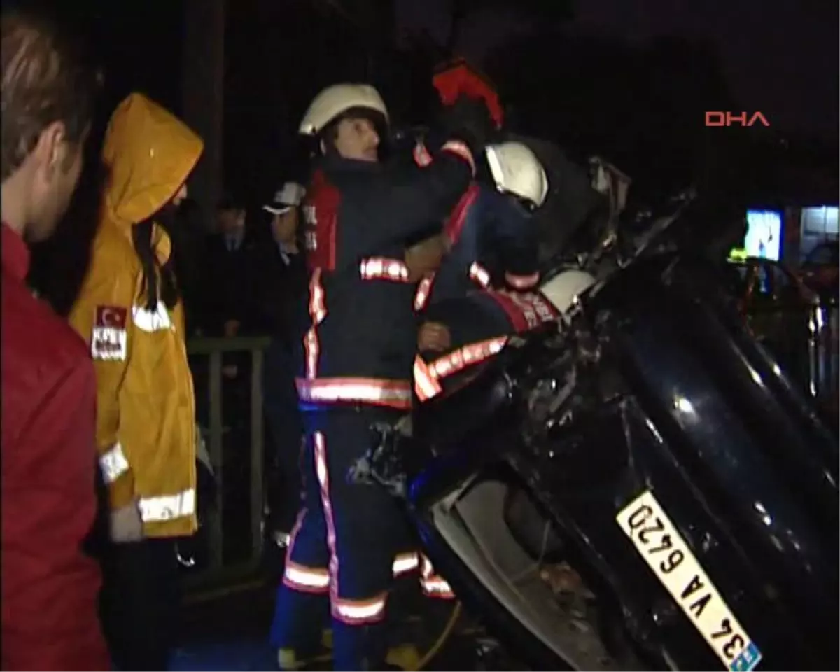 Üsküdar\'da Trafik Kazası: 2\'si Ağır 4 Yaralı