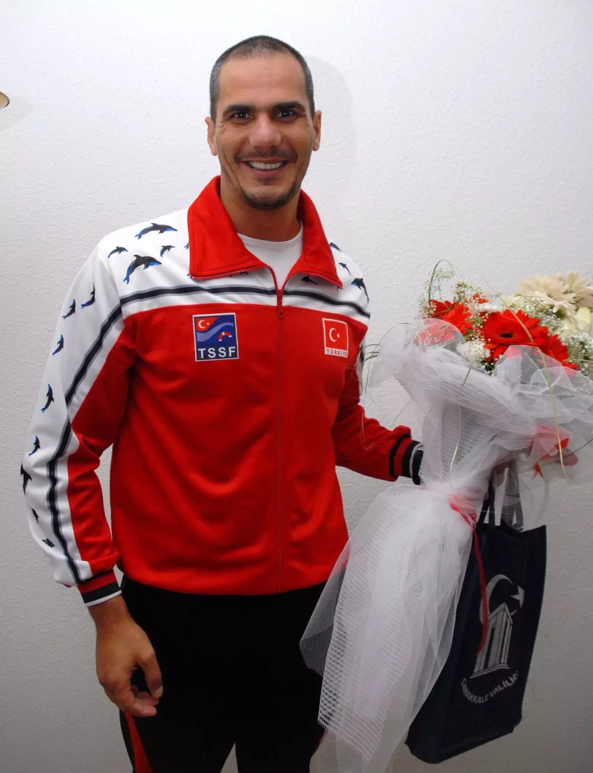 Dünya Rekortmeni Dalgıç Ulusoy\'a, Vali Tuna\'dan Kutlama