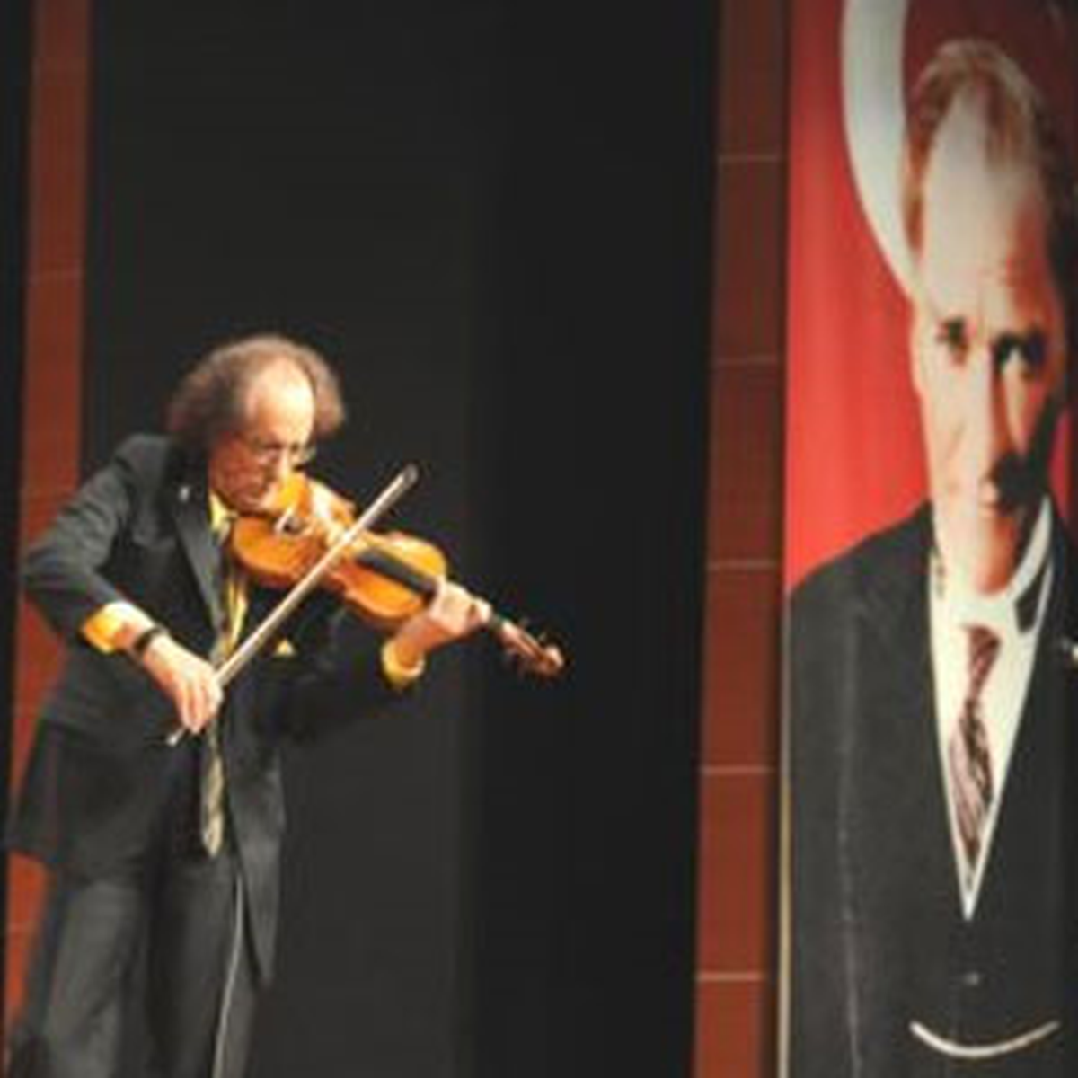 Farid Farjad Mersin'de Konser Verdi