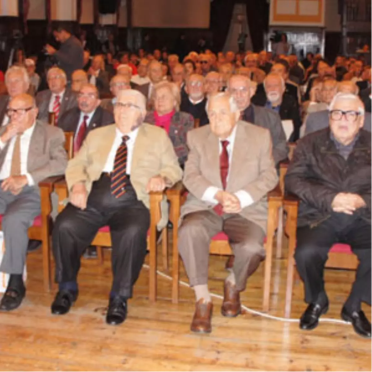 Galatasaray Divanında Gergin Anlar