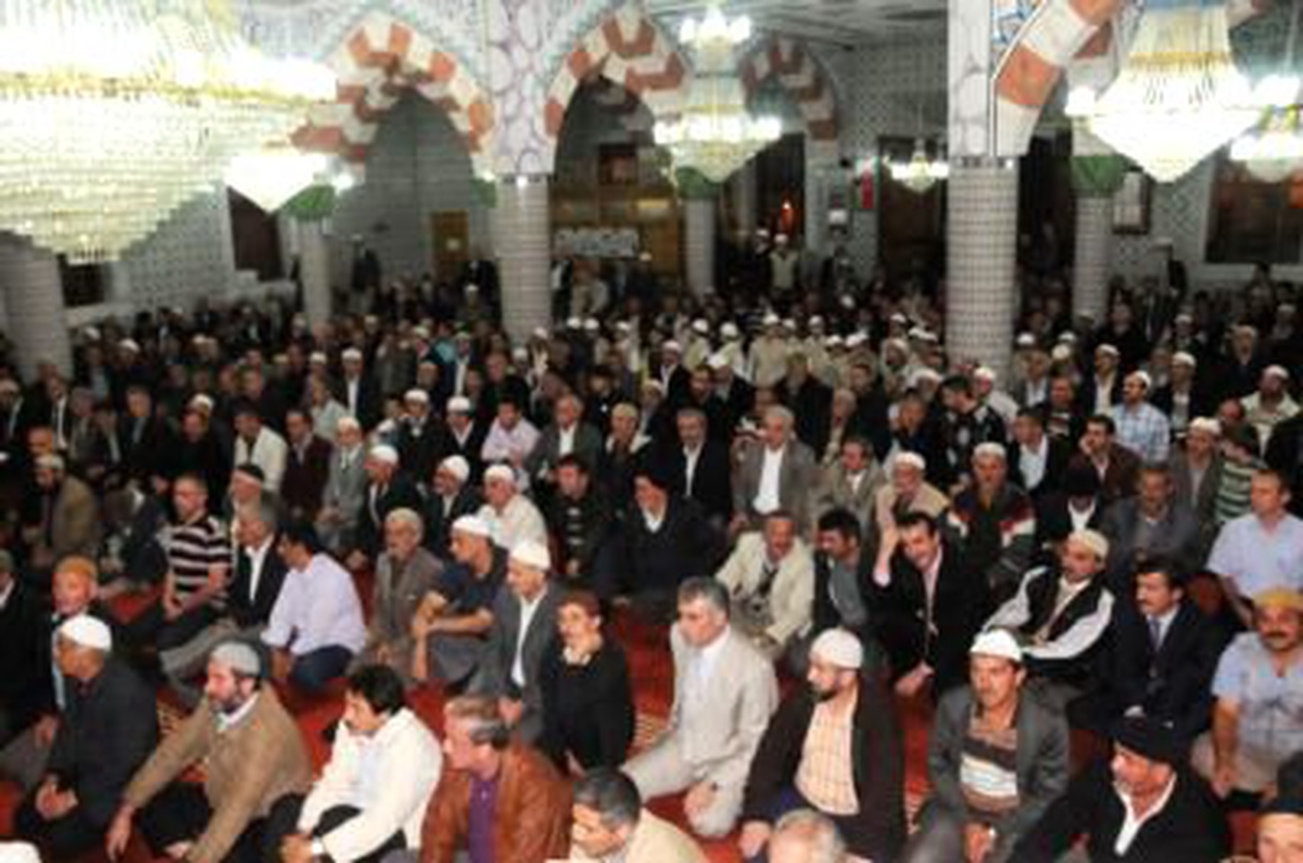 Tenzile Erdoğan İçin Güneysu'da Mevlid-İ Şerif Okutuldu