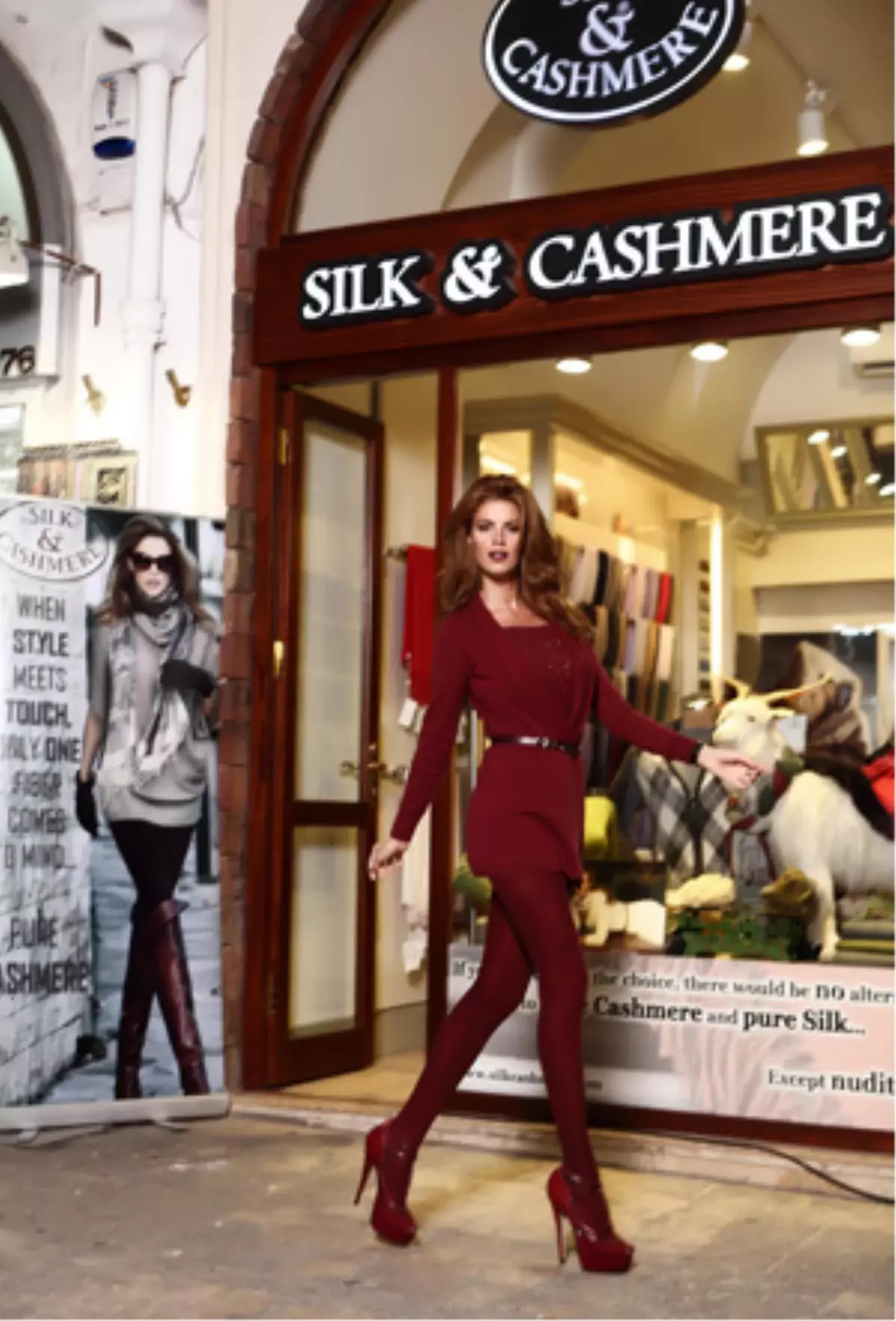 Tülin Şahin\'le Kapalıçarş​ı\'da Silk & Cashmere Rüzgarı Esti
