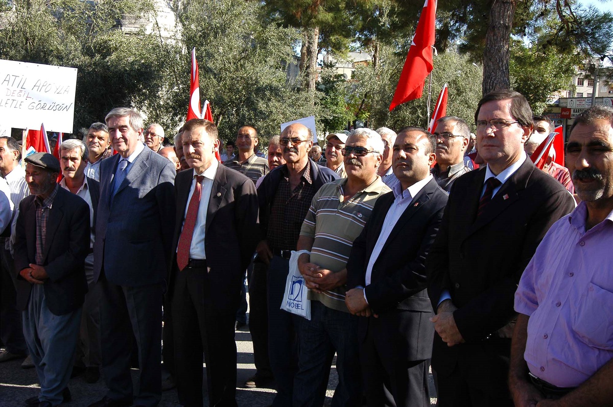 Mut'ta 'teröre Lanet, Füze Kalkanına Hayır' Mitingi