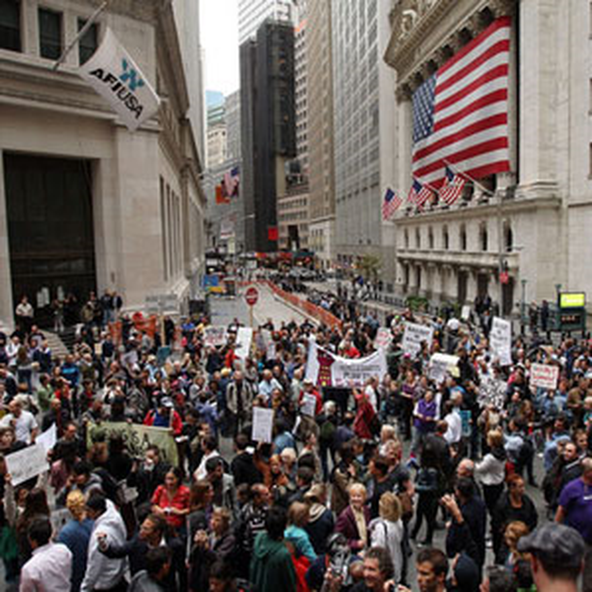 Wall Street İşgali 'Park Savaşı'Na Döndü