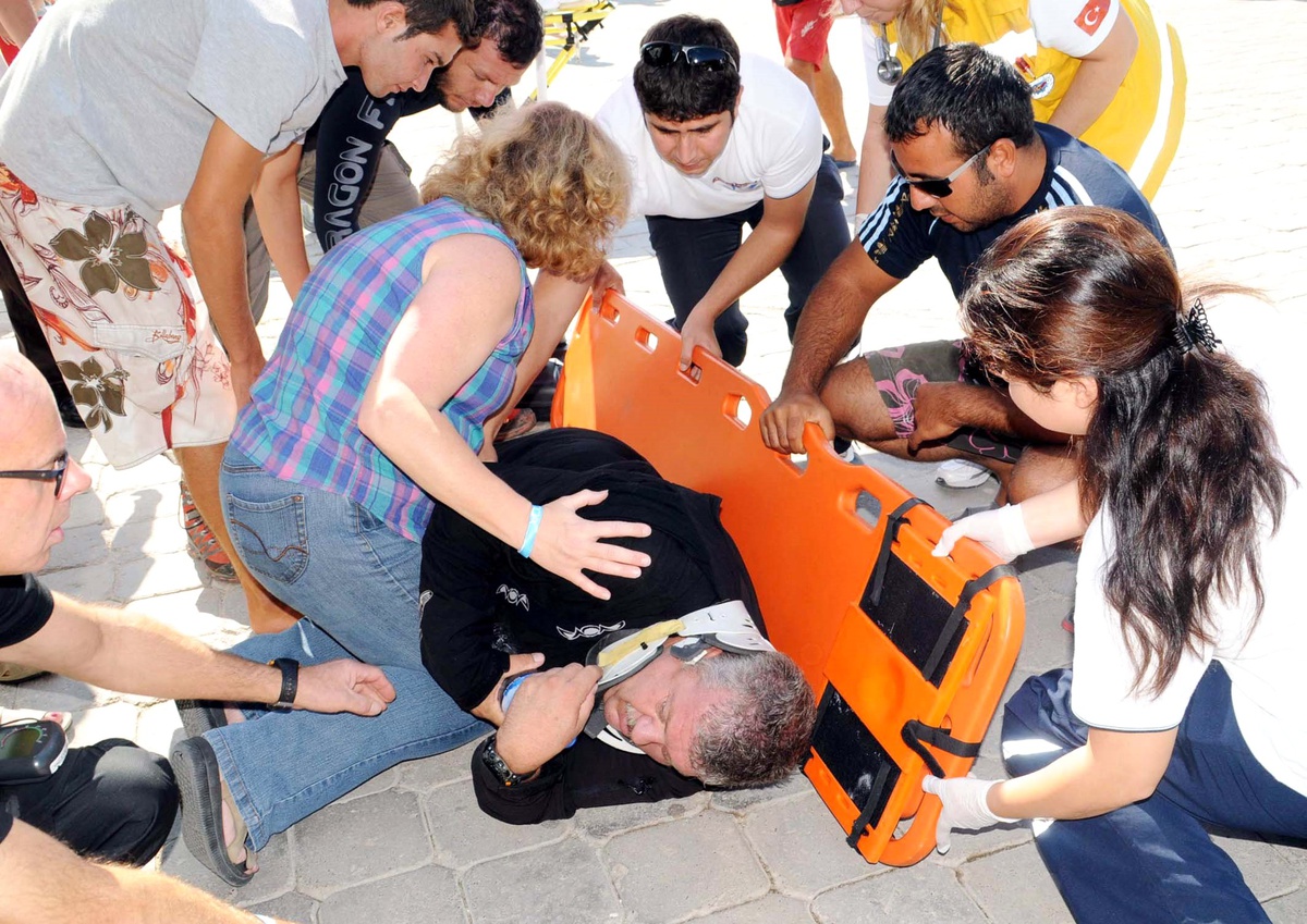 Yamaç Paraşütü Yapan Hollandalı Turist Yaralandı