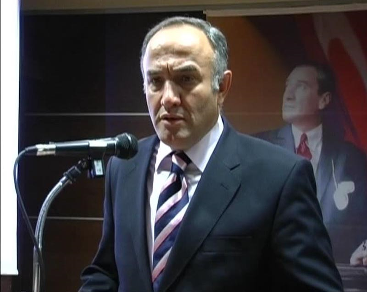 Vali Eğitim Yılını Değerlendirdi, Müdürler Uyukladı