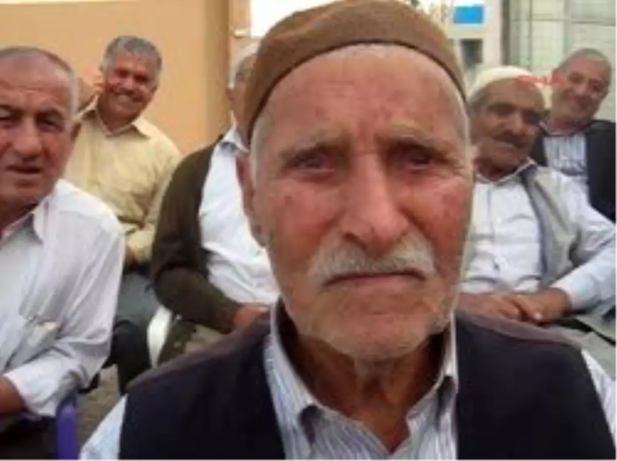 104 Yaşında Her Gün 6 Kilometre Yol Yürüyor