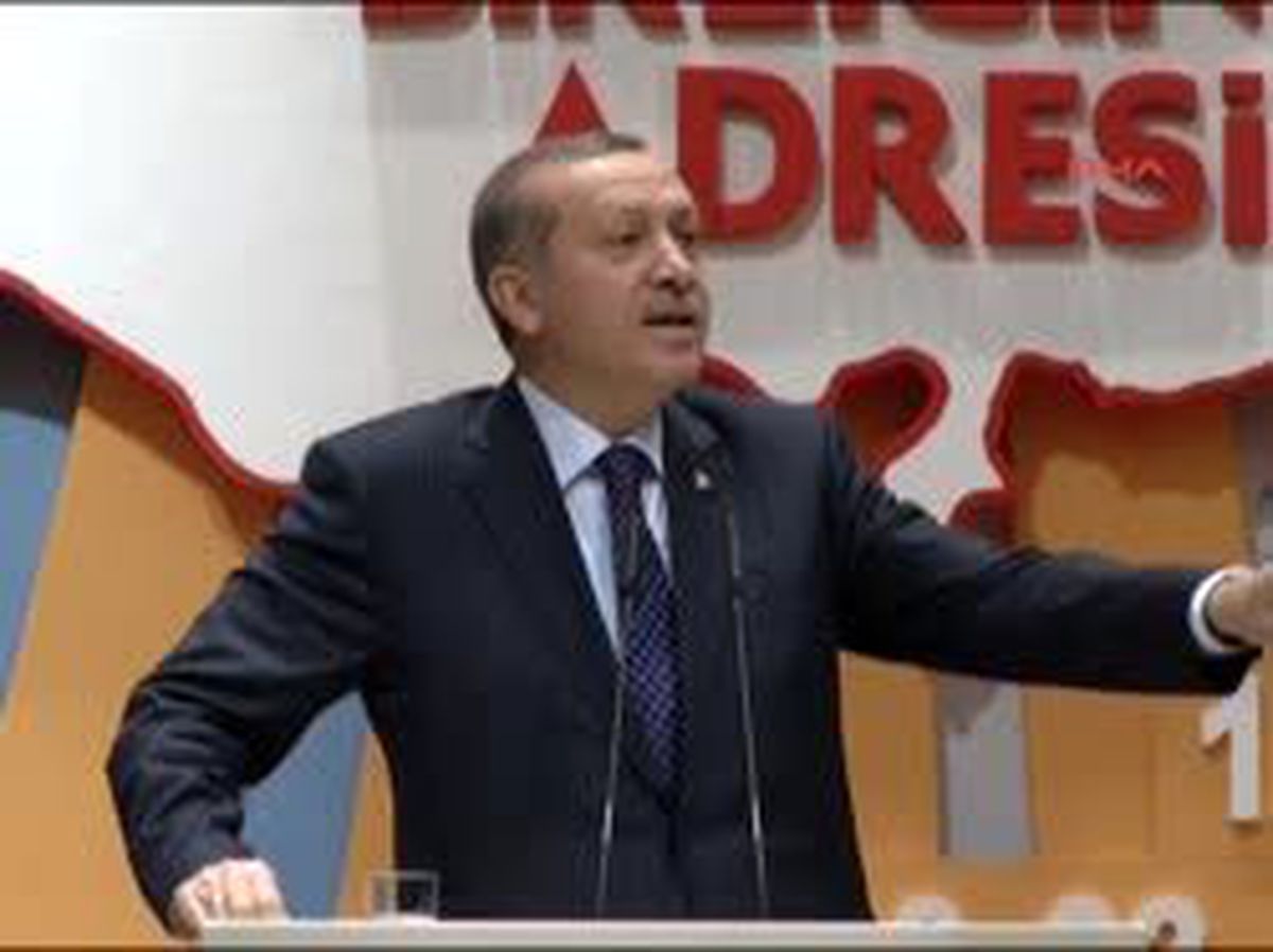 2başbakan Erdoğan : Dosya İşportacılığı Yaparak Siyasi İkballerini Teminat Altına Alamayacaklarının Farkında Olsunlar