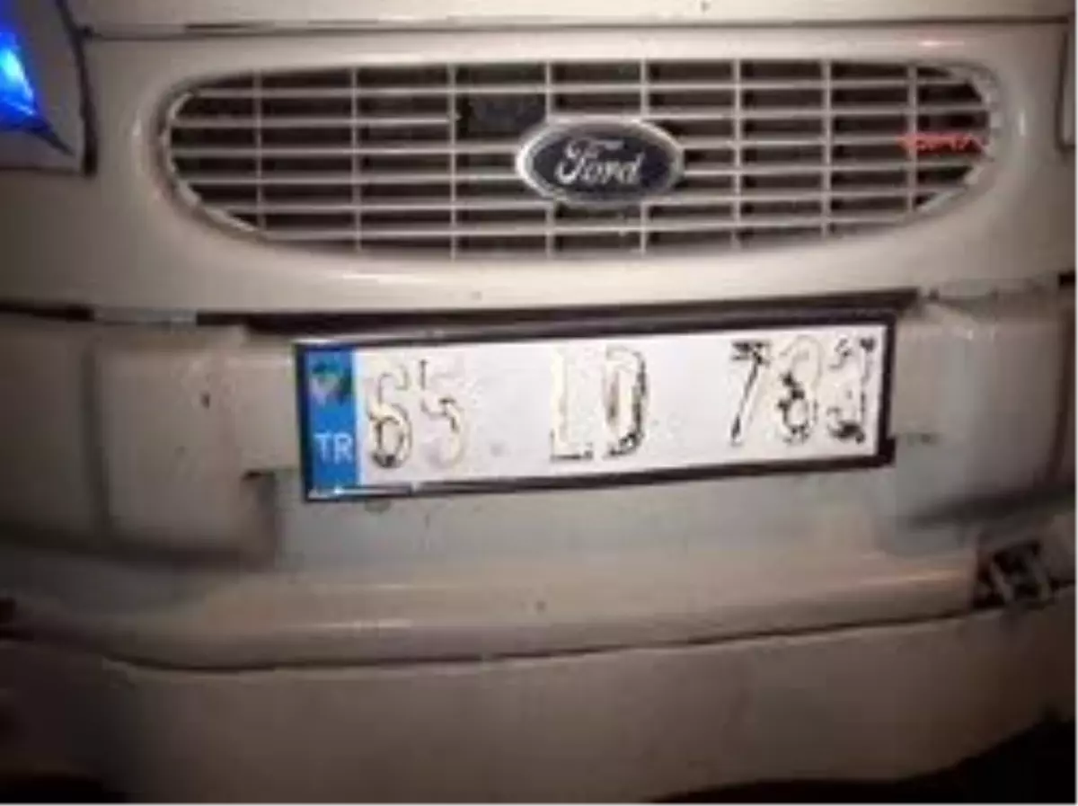 Muradiye\'de Düğünden Dönen Saz Ekibine Silahlı Saldırı