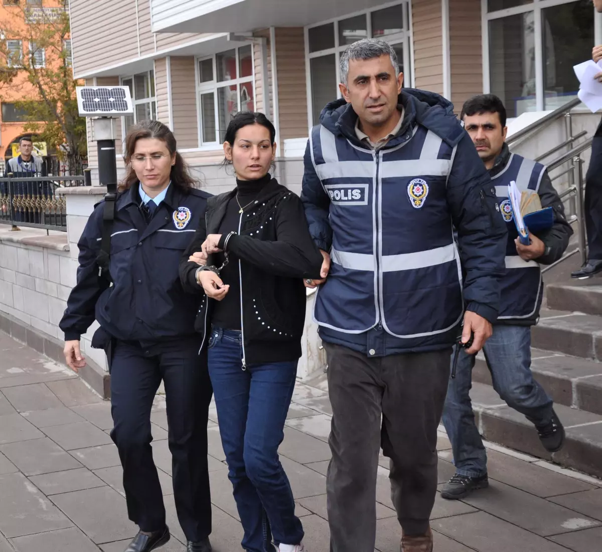 Saç Tokası ile Girdiği Evde Suçüstü Yakalandı, Cezaevine Girdi